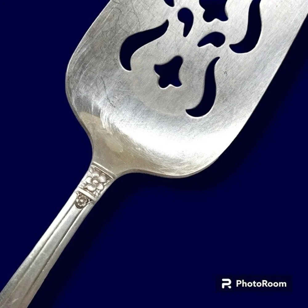 National Silver Company-King Edwards Silverplate Inauguration Pierced Pie Server